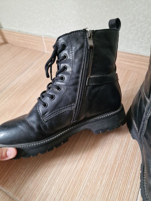 Женские зимние ботинки