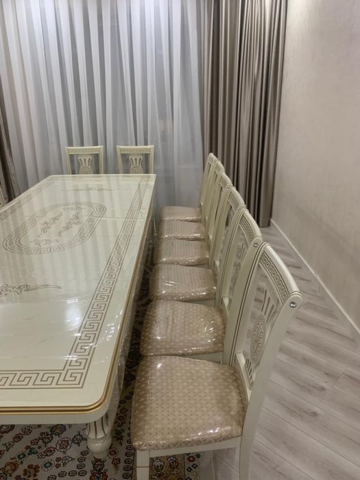 Стол до 3х м и 14 стульев