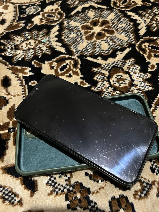 Айфон 11про  акб 72