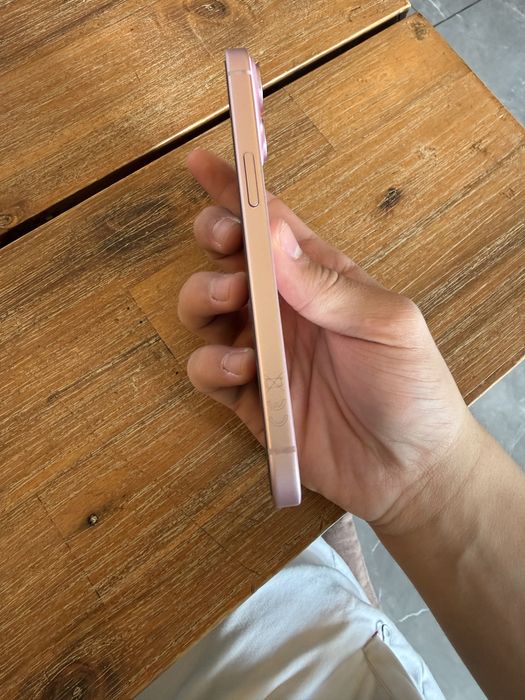 Vand iphone 15 simplu 128gb