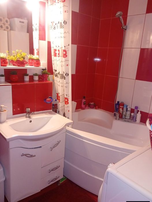 Schimb apartament + teren cu vilă/casă