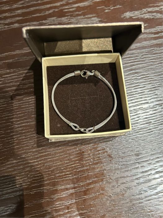 обеци Oliver Weber и Svarovski, гривна Ge Oro