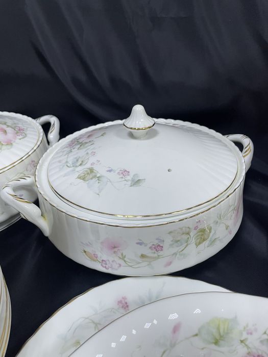 Сервиз обеденный Royal Stafford