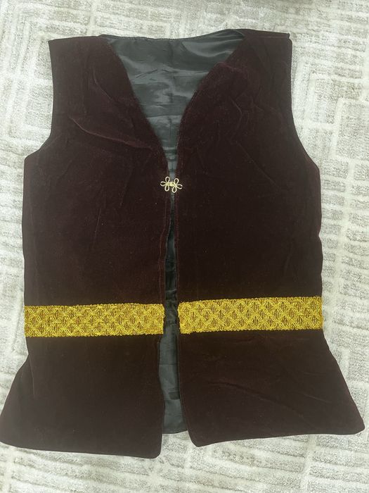 Жилетка на девочку 6-10 лет