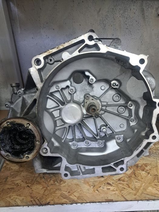 Vând Vand Cutie de viteze vw Golf,Seat,Skoda 5+1 JHT,JHV,FVH.1.6