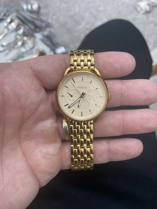 Ceas fossil auriu ca nou