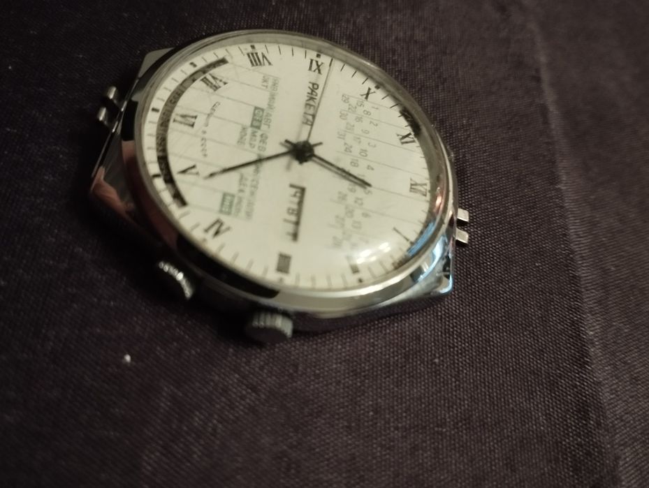 Руски часовник Ракета вечен календар