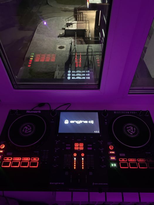 Продам диджей контроллер