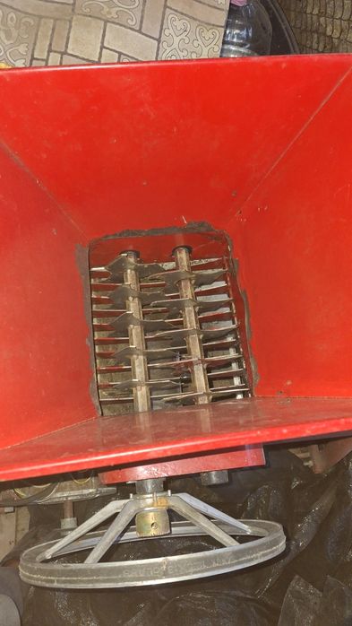 Ябълкомелачка почти нова