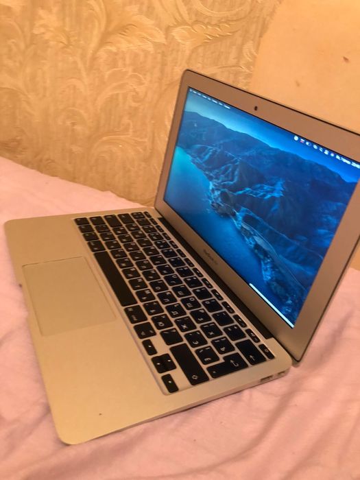 Обменяю ноутбук macbook 2013 intel core i5