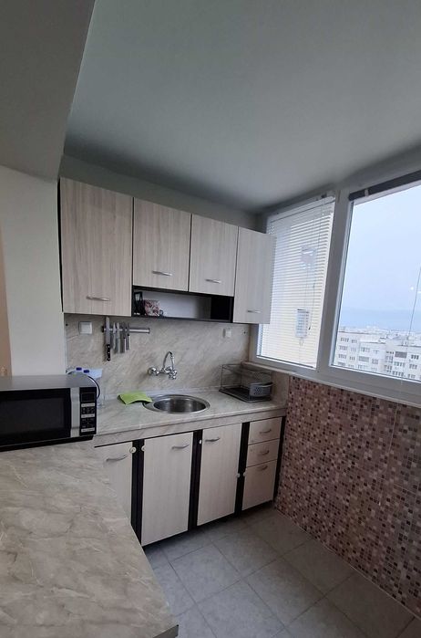 Дава се под наем Тристаен апартамент в София, Център - 80 кв.м за 650 € - Снимка #1