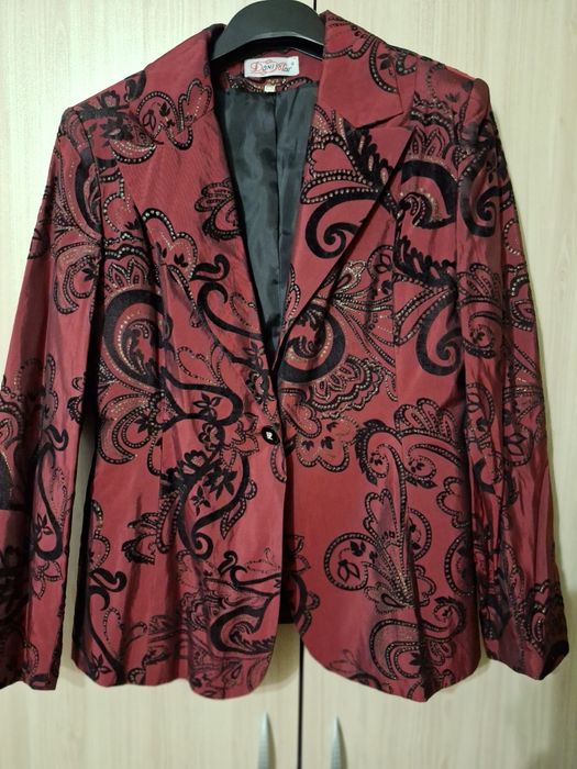 Официално дамско сако