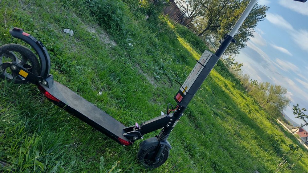 Trotineta electrica cu doua baterii