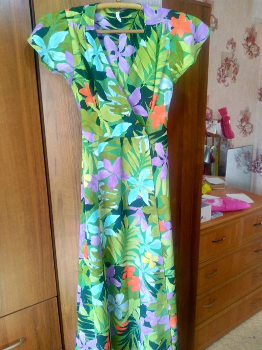 Продам шикарное летнее платье