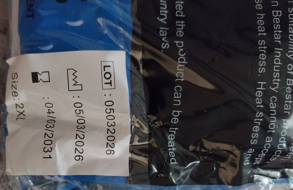 Продам комбинезон защитный