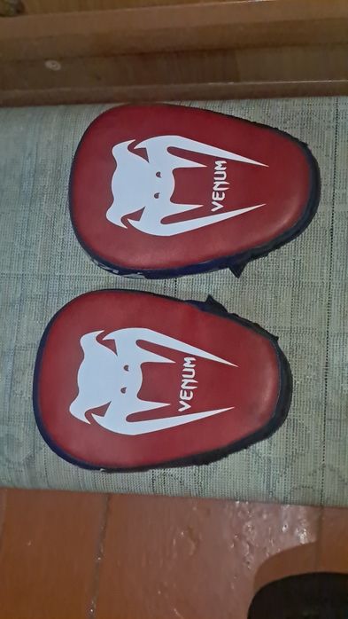 Продаю ЛАПЫ Venum