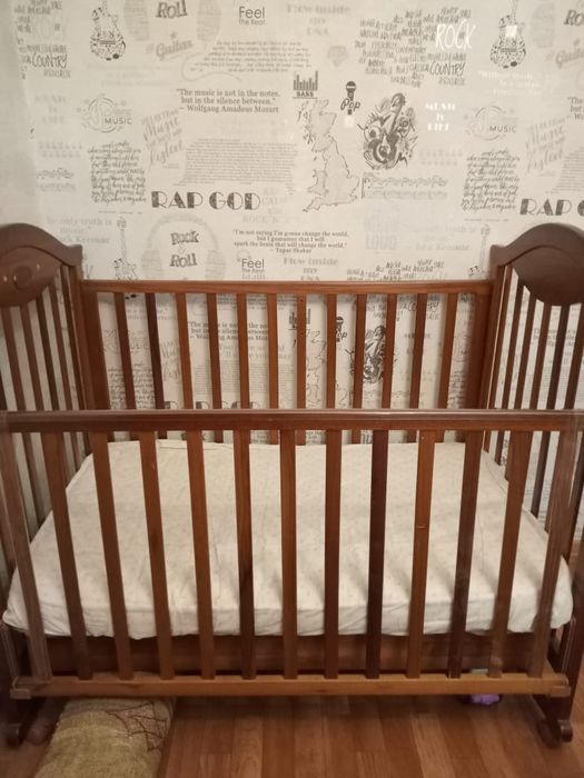 Манеж деревянный