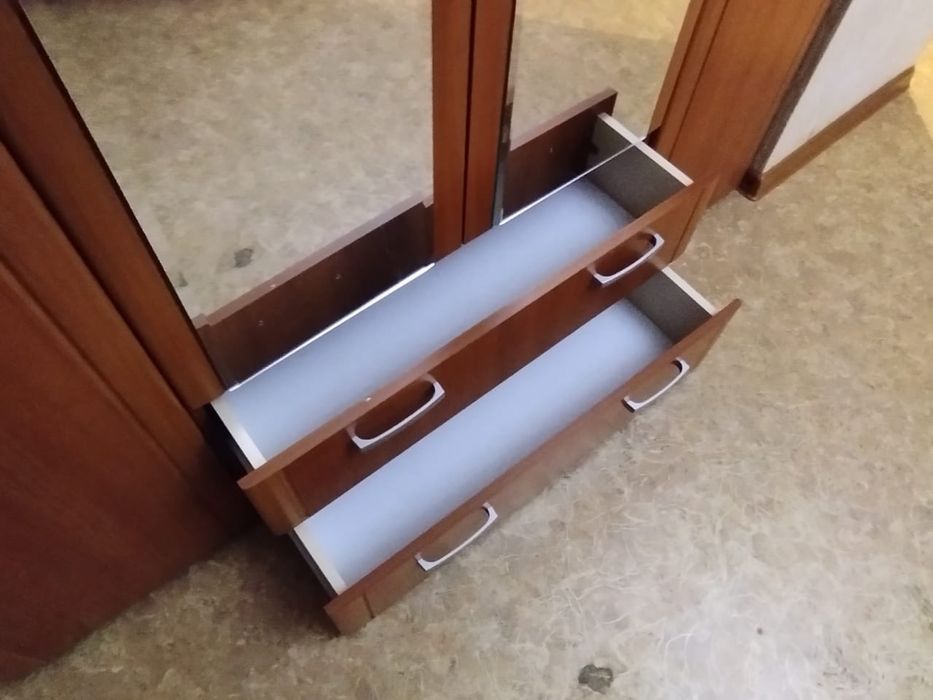 Продается Российский шкаф