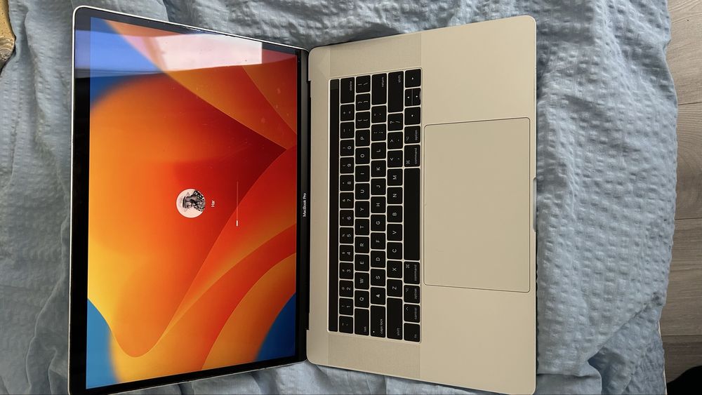 macbook pro 2017 15 second hand si noi de vanzare • Anunturi • OLX.ro