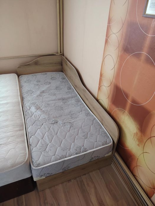 Диван / единични легла с матрак