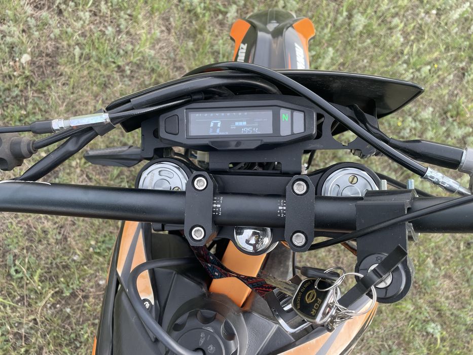 Мотоцикл Zuumav K5-CB250FR