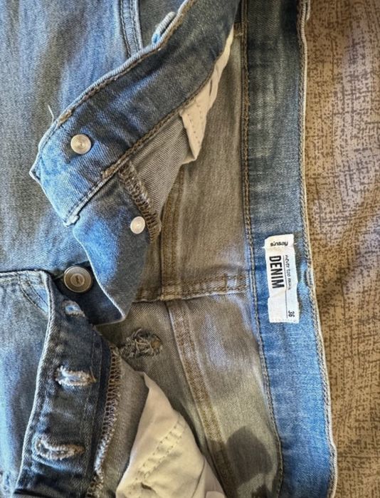 Pantaloni scurti