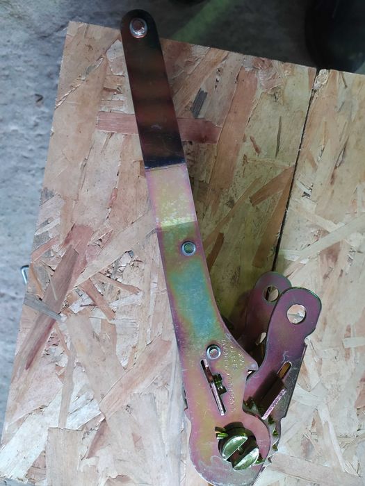 Тричотки за колани