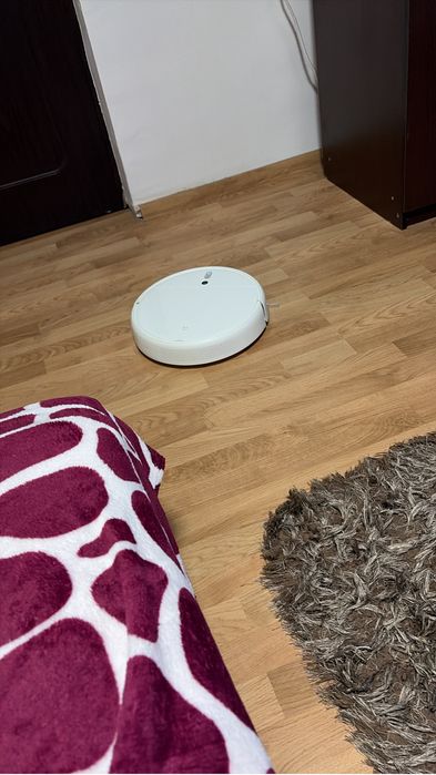 Aspirator Robot Inteligent Xiaomi Mi Robot E12 – Stare Excelentă