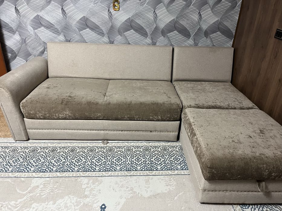 Угловой диван в