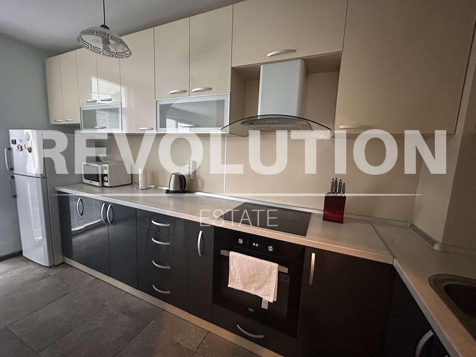 Дава се под наем Тристаен апартамент в Варна, Център - 90 кв.м за 650 € - Снимка #3