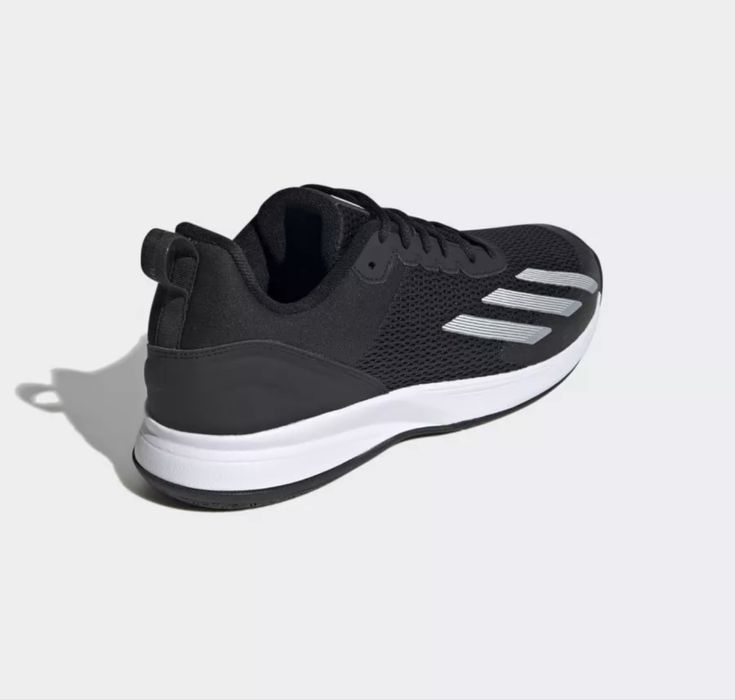 Кроссовки для тенниса адидас