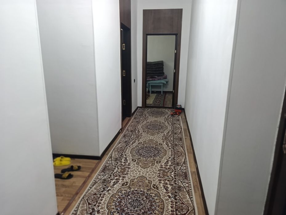 5 микраёнда 2 хонали квартира сотилади.