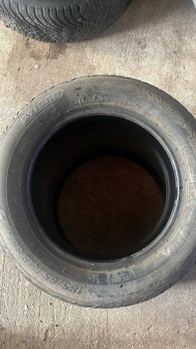 Vand 2 anvelope 185 65 R15 88h dot 0323
