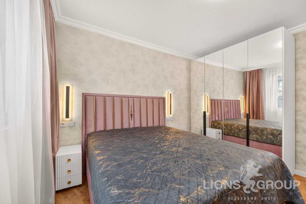 Дава се под наем Тристаен апартамент в Варна, Център - 100 кв.м за 1650 € - Снимка #15