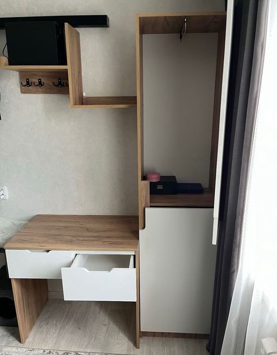 Продам шкаф со столом