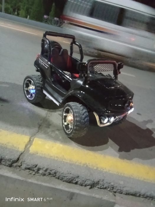 Bolalar uchun detiskiy elektron mashina