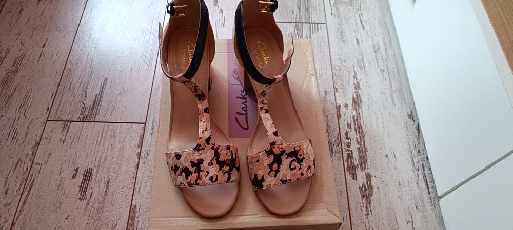 Дамски сандали Кларкс