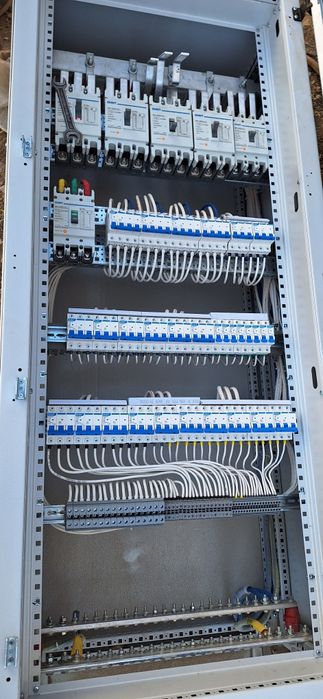 Промышленный электрика, сборка щитов, ВРУ, ГРЩ, ШО и.т.п