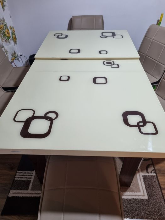 Masă de bucatarie extensibilă cu 6 scaune!