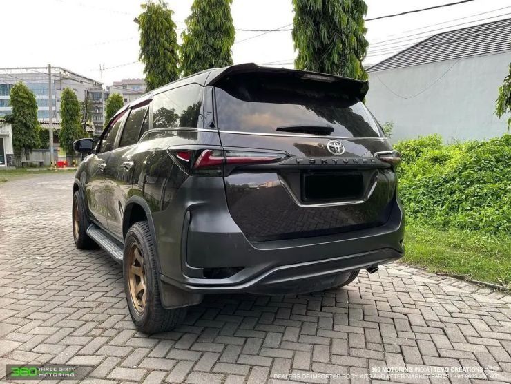 Боди кит рестайлинг обвес Fortuner legender
