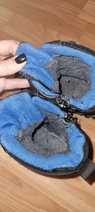 Продам зимние ботинки для мальчика