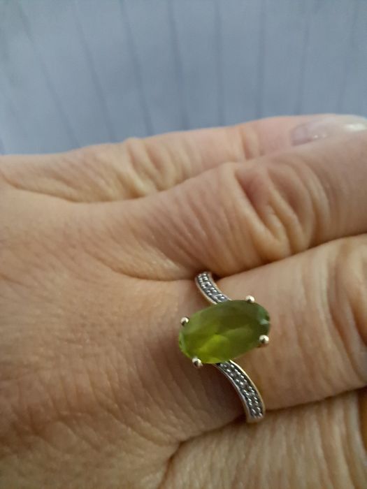 Inel aur 14 k cu peridot și diamante