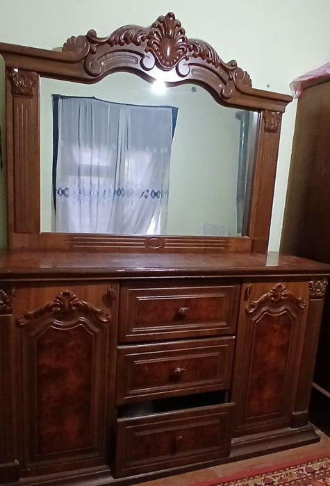 Мебель  комплект сотилади