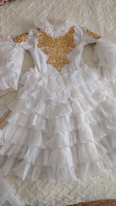 Национальные казахские платья