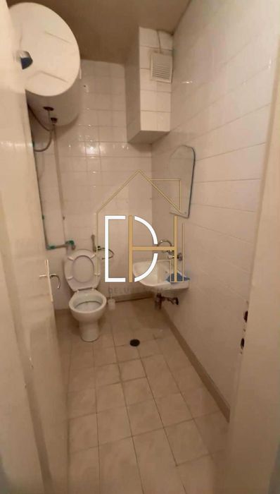 Продава се Двустаен апартамент в Хасково, Център - 60 кв.м за 1322 €/кв.м - Снимка #6