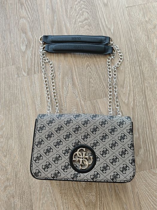 Дамска чанта Guess