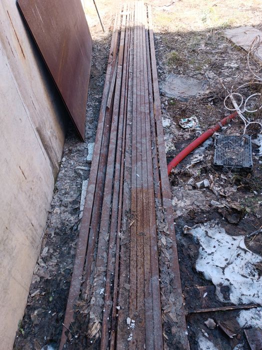 Продам профильные квадратные трубы