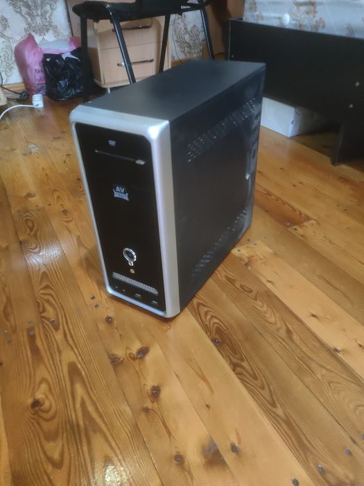 Kompyuter, monitor bilan