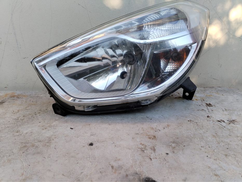 Far stanga dacia logy /doker