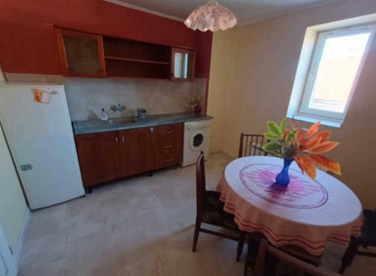 Дава се под наем Четиристаен апартамент в Пловдив, Прослав - 129 кв.м за 459 € - Снимка #2